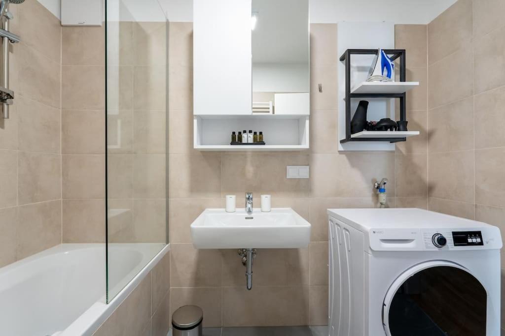 Urban 1Br Retreat, Easy City Link By Hm Vienna Luaran gambar