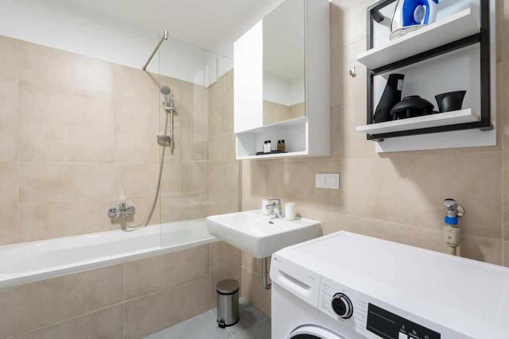 Urban 1Br Retreat, Easy City Link By Hm Vienna Luaran gambar