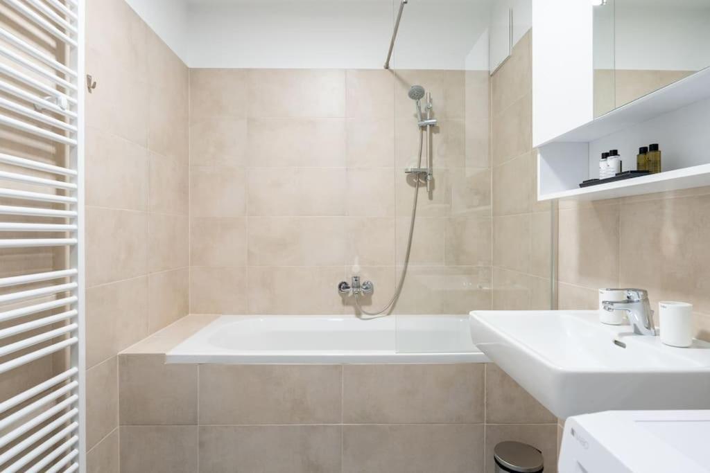 Urban 1Br Retreat, Easy City Link By Hm Vienna Luaran gambar